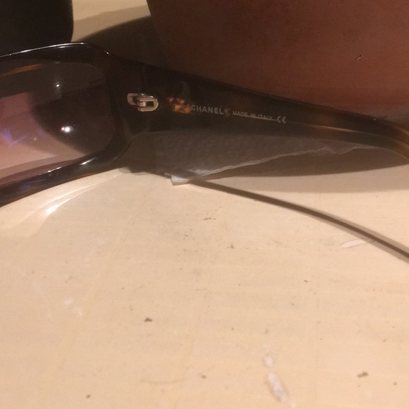 Auth CHANEL tortoiseshell sunglasses - Picture 3 of 6